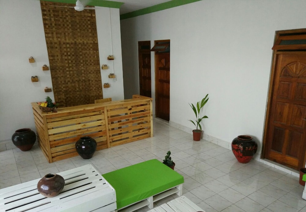 Veli Thoddoo Inn