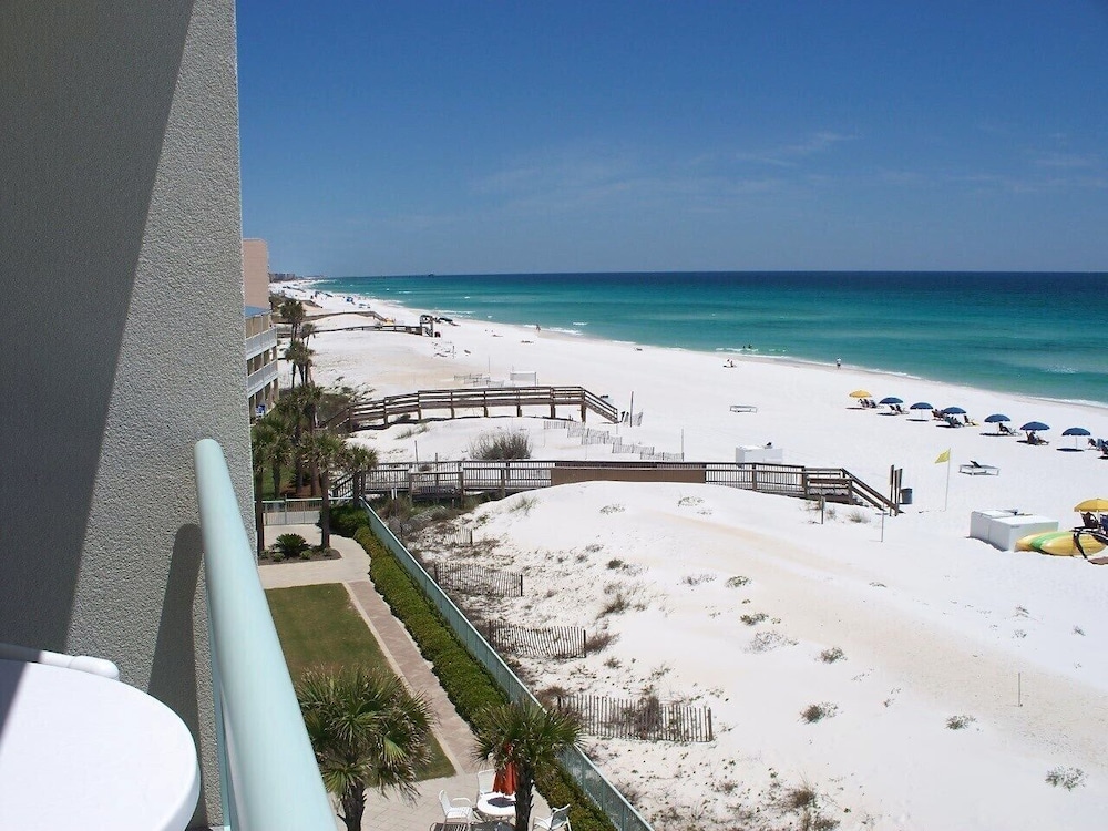 Pelican Isle 412 by Brooks and Shorey Resorts