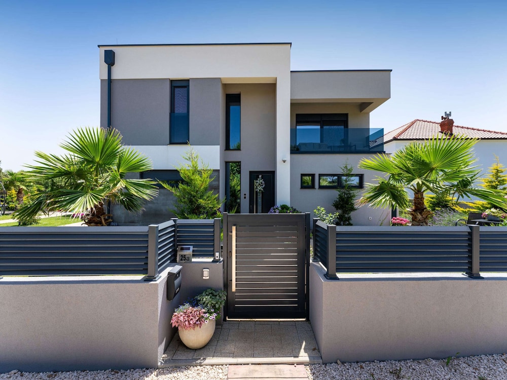 Villa Nina in Croatia Near the Adriatic Coast
