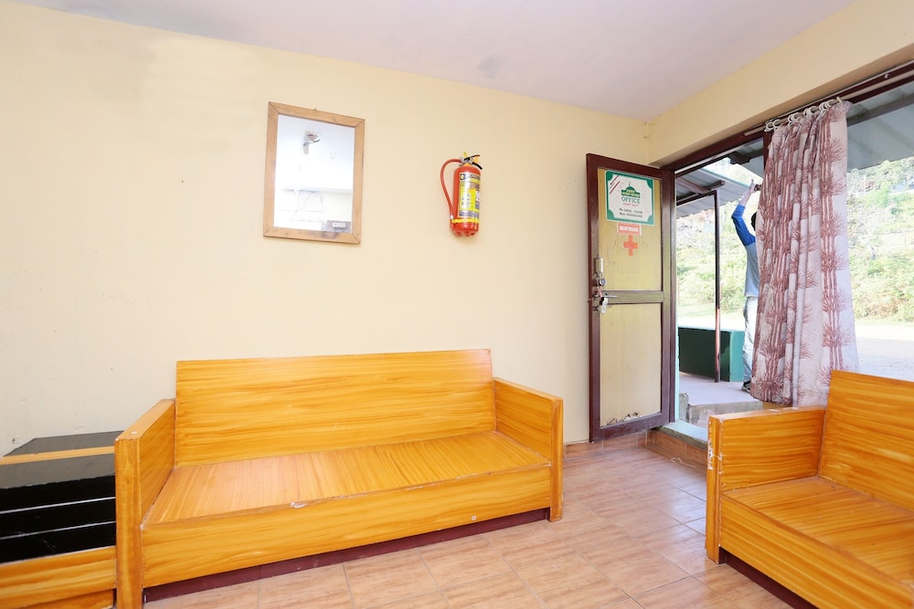 OYO 24221 Daneys Guest House view 2