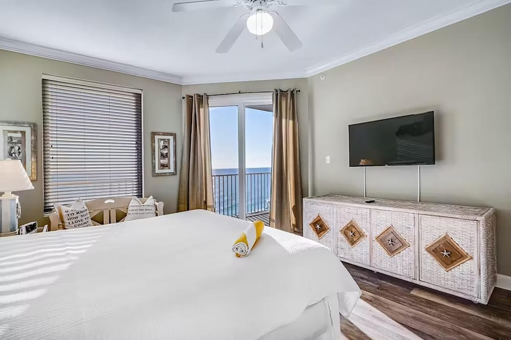 Grandview East 1002