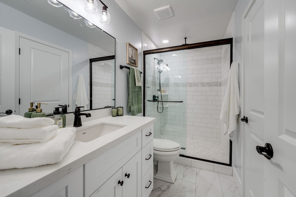 Private Pool & Hot Tub! Relaxing Mesa Apartment