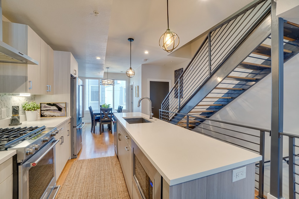 Rooftop Deck & Mtn Views: Luxe Denver Home
