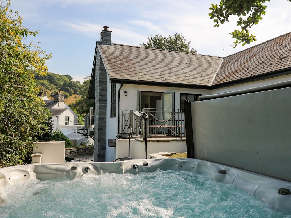 The Coach House at Plas Dolguog