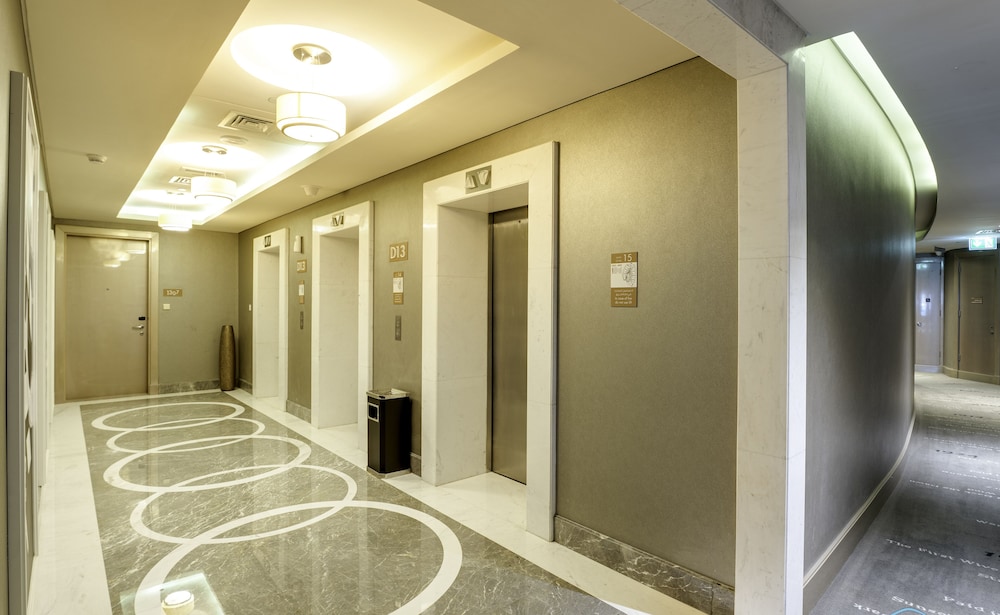 Glamorous 2BR in Damac Paramount Tower