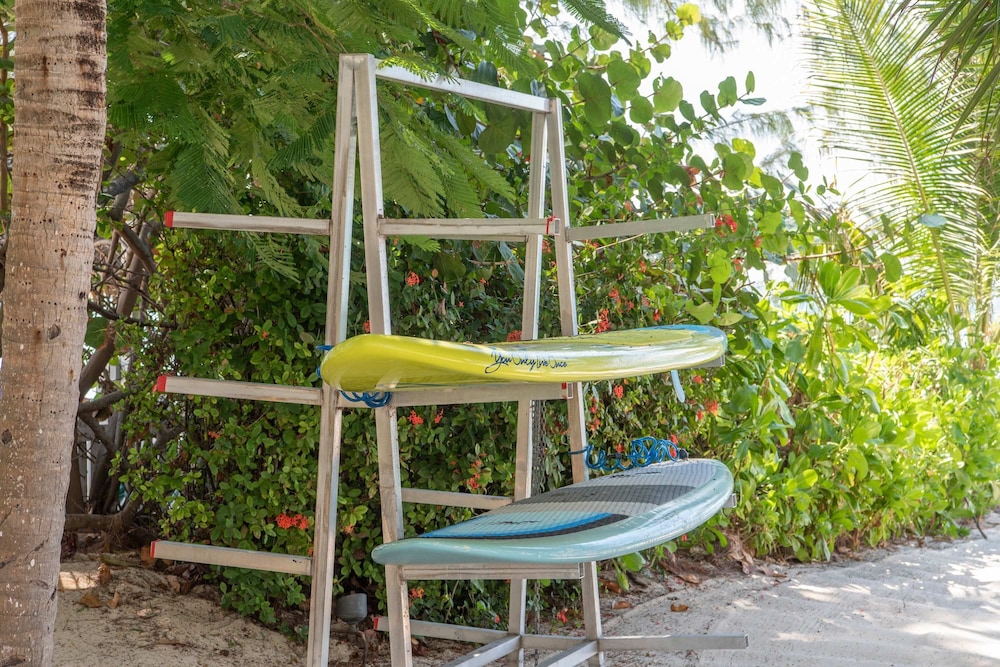 Seabreeze 8 - Luxury 4-bedroom on Seven Mile Beach