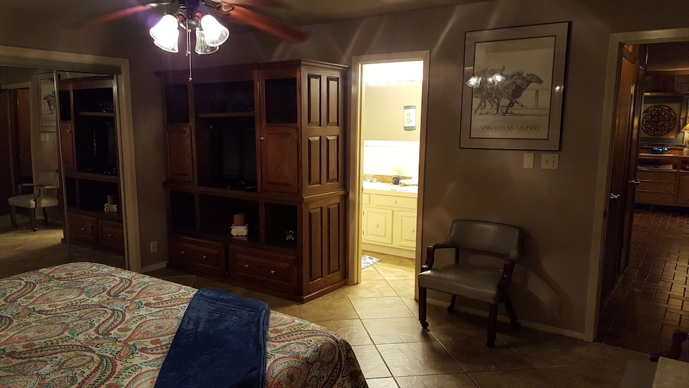 Waterfront Listing - 3 Bedroom 3 Bath on Secluded Private Cove,great Location view 5