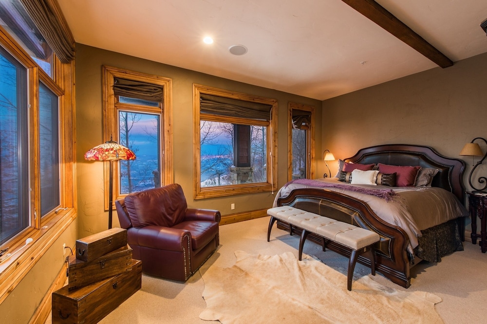 Majestic Ski in Ski Out Estate