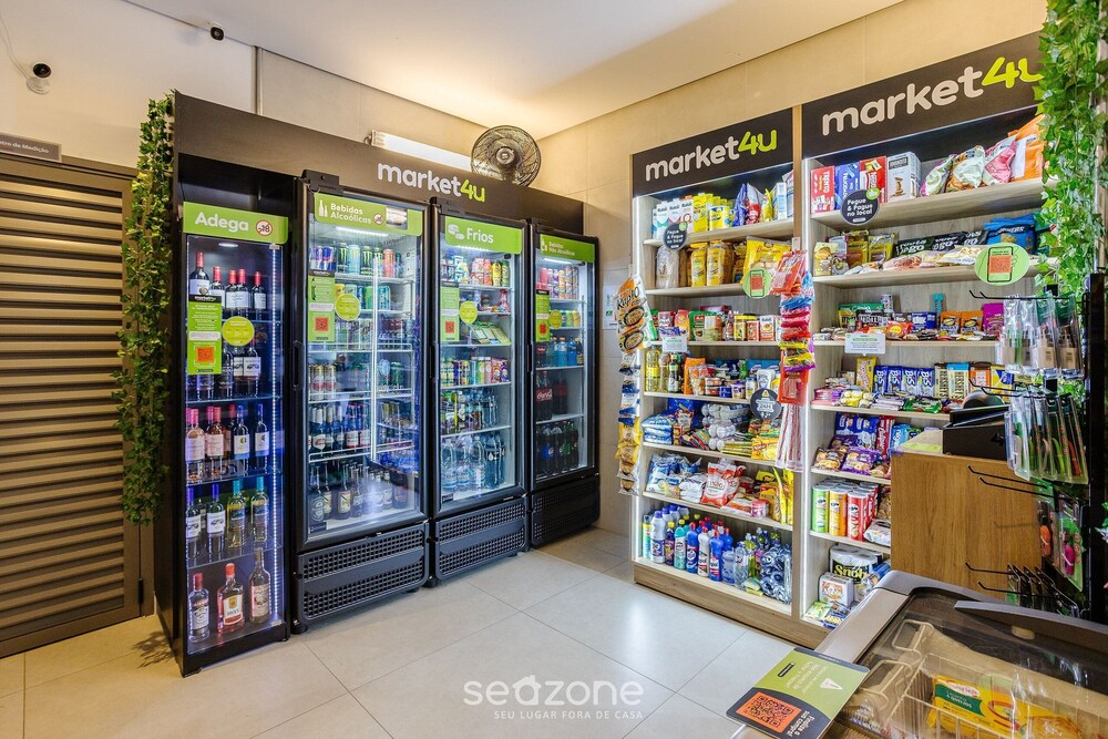 Complete Stay With Pool and gym Steps From the Metro in Pinheiros - SP - LOF