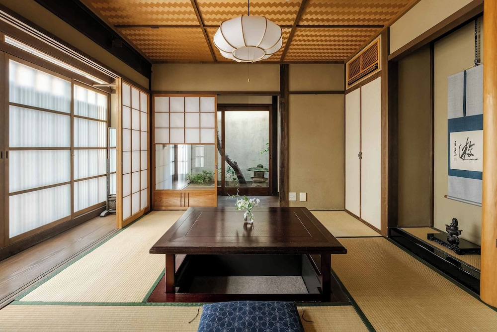 Gion Koyuan