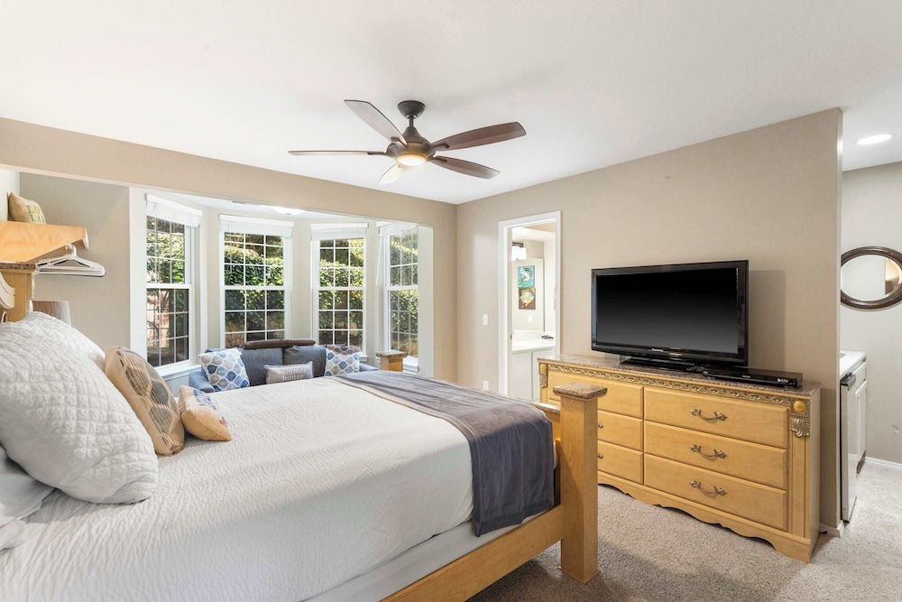 Edgewater Escape Stay for 6