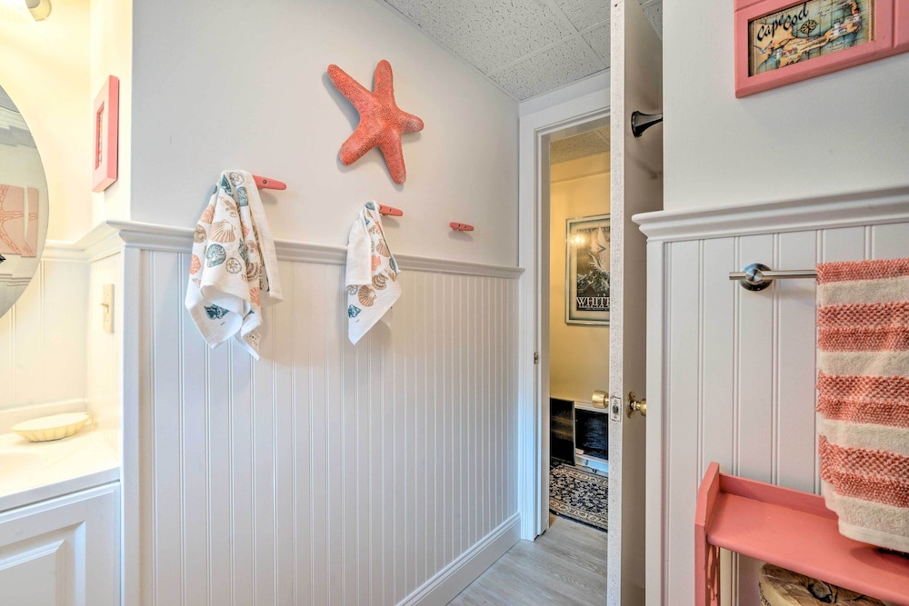 Charming East Falmouth Home: Walk to Private Beach