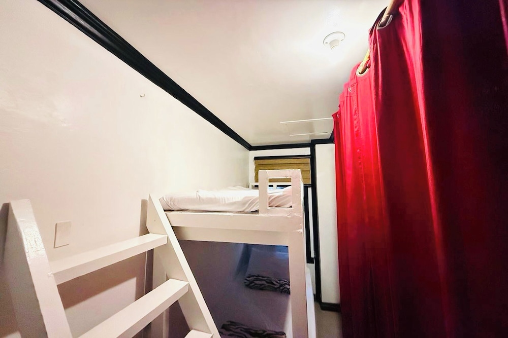 Mountain Transient Lodge