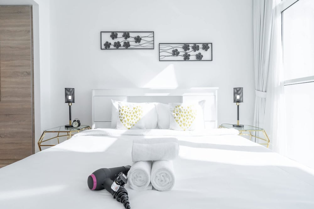 Luxury 1-bedroom in Dubai Marina That Sleeps 2