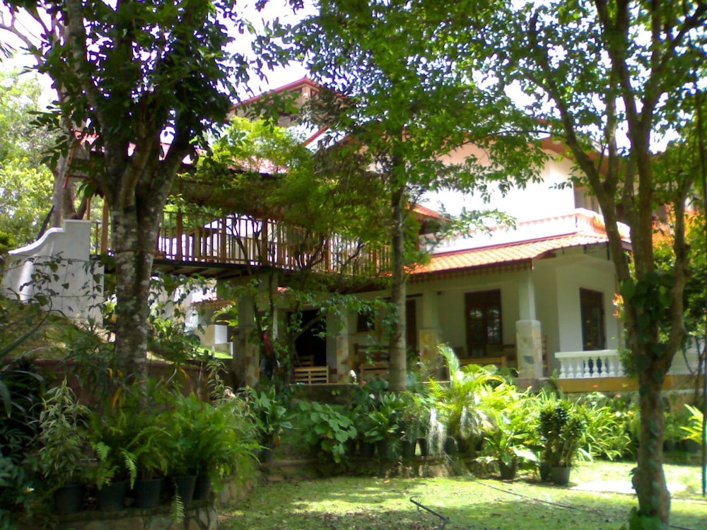 Lanka Villas Holiday Resort