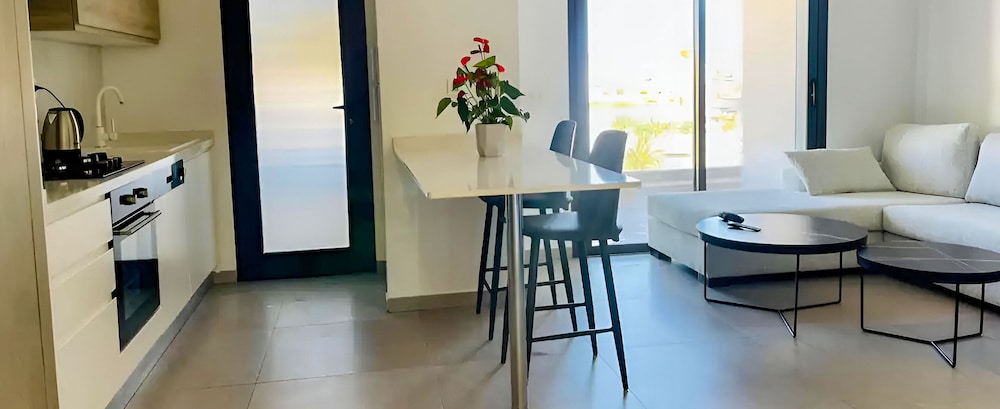 Journeyjoy Ii Luxury Apartment With Pool & Gym view 5