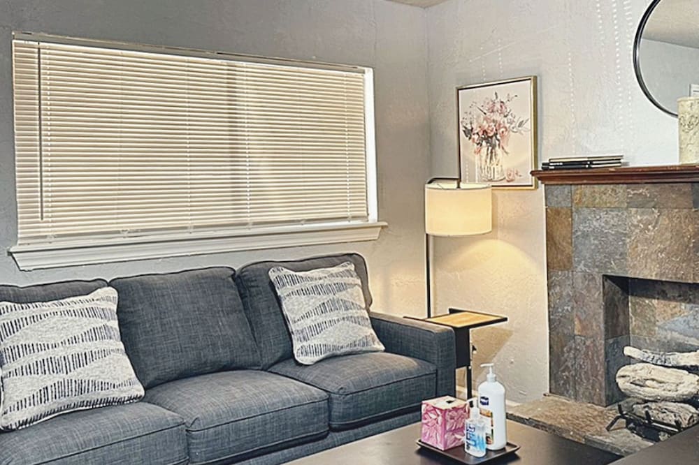 Modern 1B Studio Oasis Plaza District Access 32C