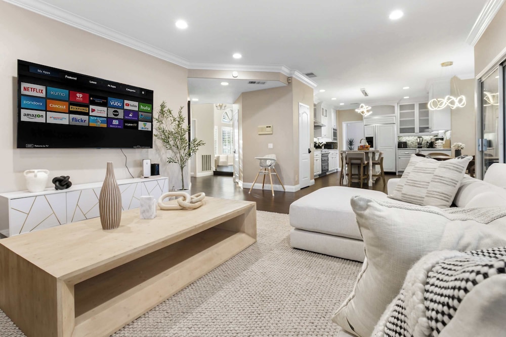 Luxury Pool Home w Theater Games & Mountain View
