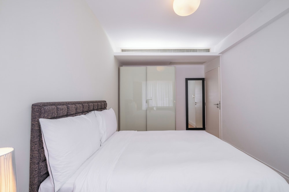 Tyms 3BR 2BA Apt Xujiahui Center