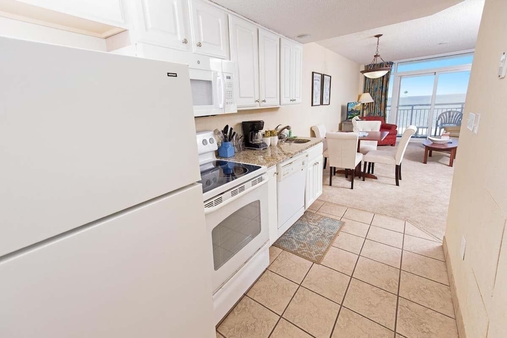Atlantica 1255 1 Bedroom Condo