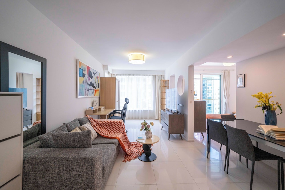 Tyms Xujiahui Stylish 1BR APT