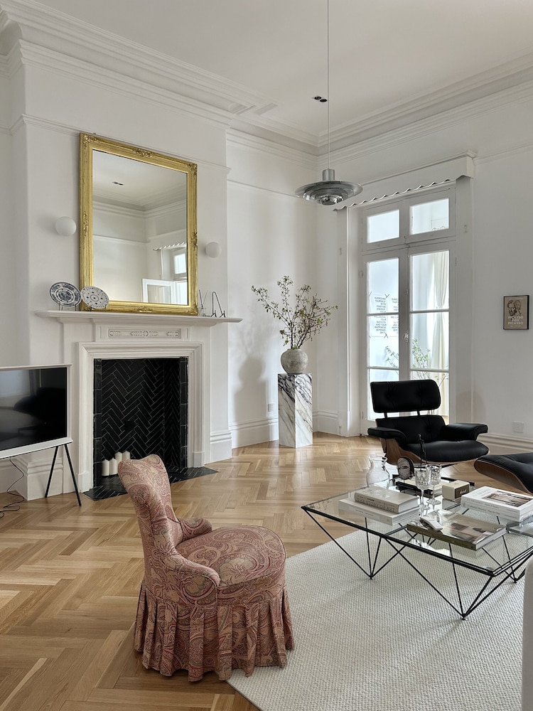 Shanghai Hills& Art Suite 16
