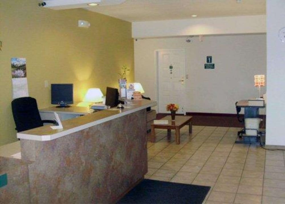 Salina Vacations - Rodeway Inn - Property Image 5
