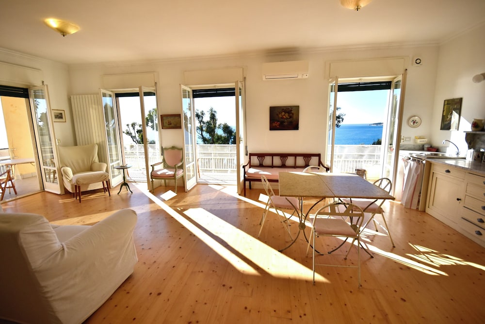 Panorama Apartment in Ospedaletti