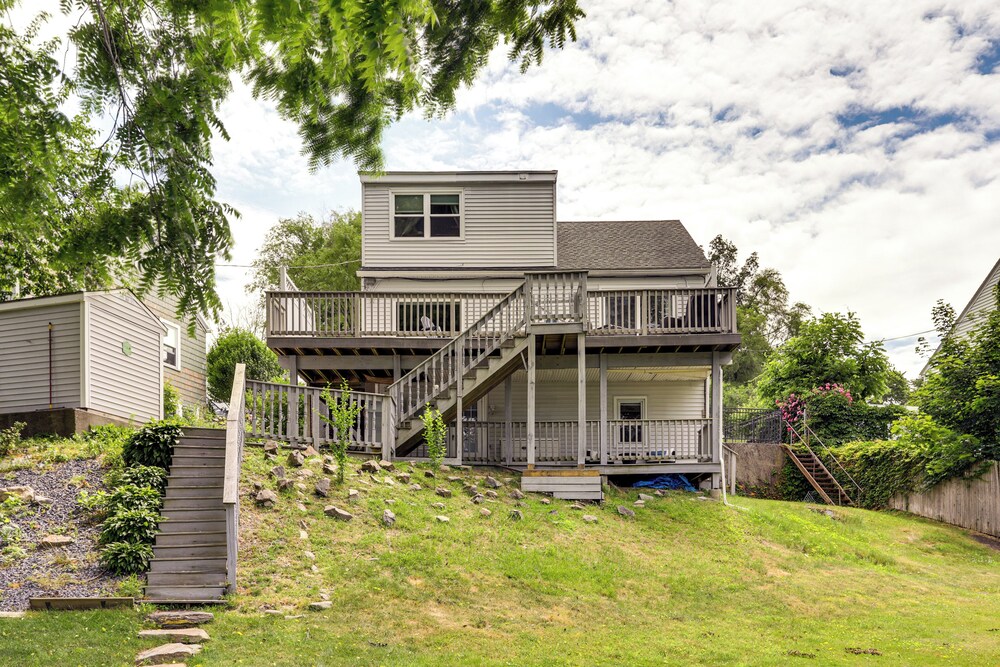 Lakefront Cottage 2 Mi to Palladium in Worcester!