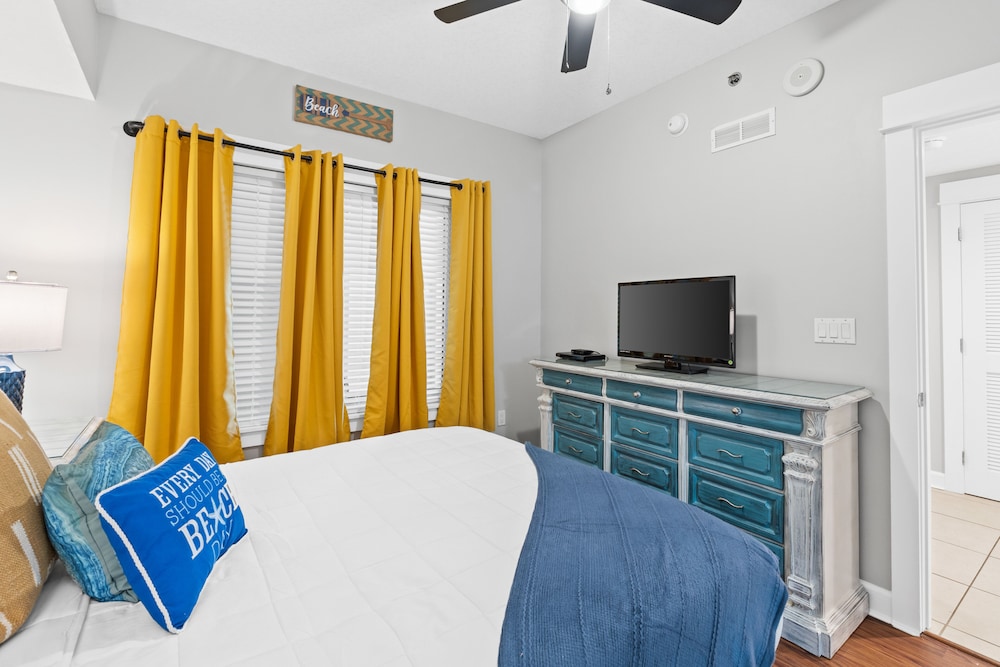Grand Panama Beach Resort by Book That Condo