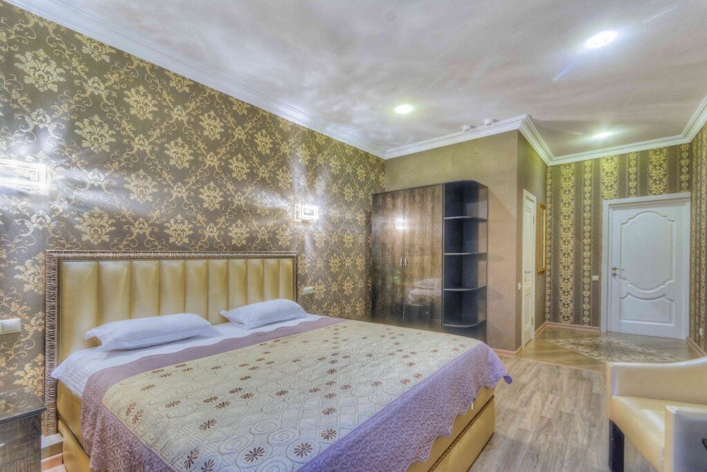 Kapriz Hotel