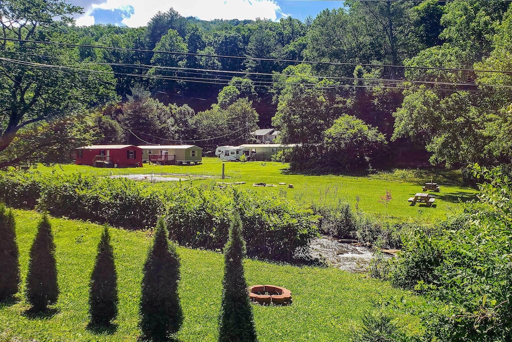 Bring a Pet: Smoky Mtn Vacation Rental w/ Yard! view 5