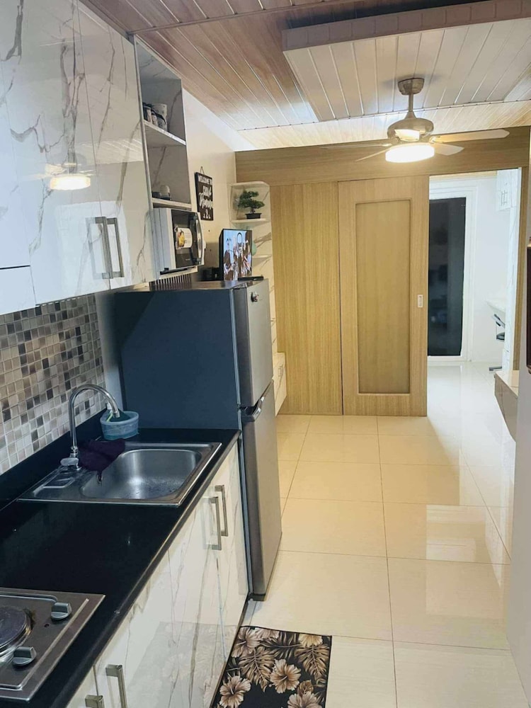 Metros Hideaway Shore Tower B