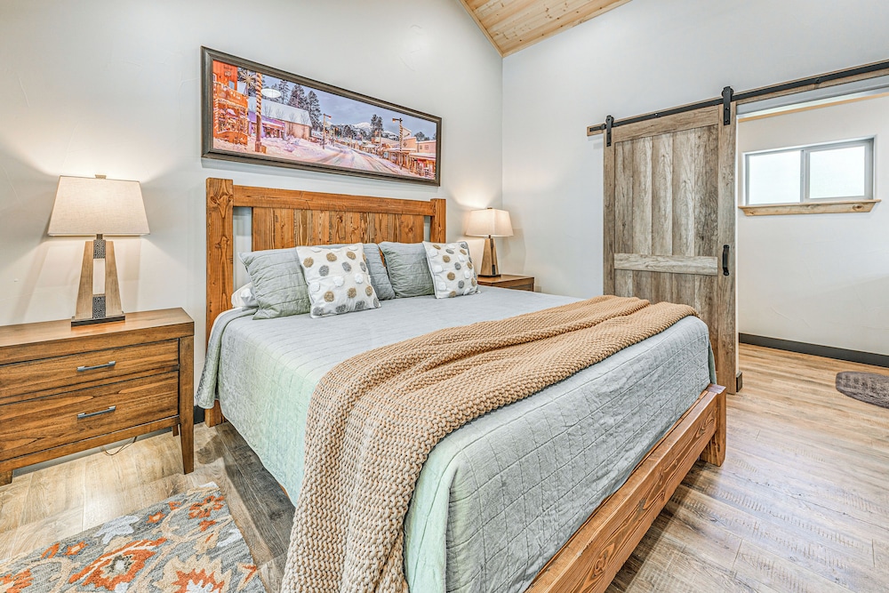 Walkable Location & Scenic Views: Ruidoso Cabin!