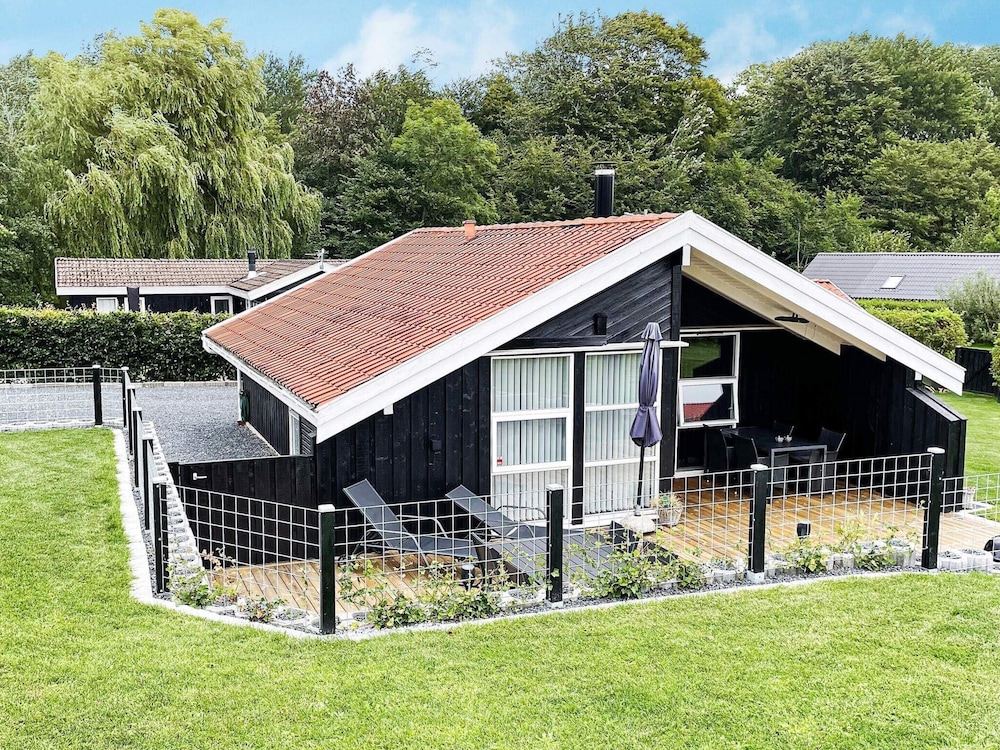 6 Person Holiday Home in Egernsund