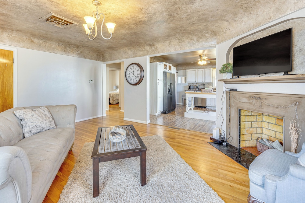 3 Mi to Pueblo Riverwalk: Quiet Home w/ Patio
