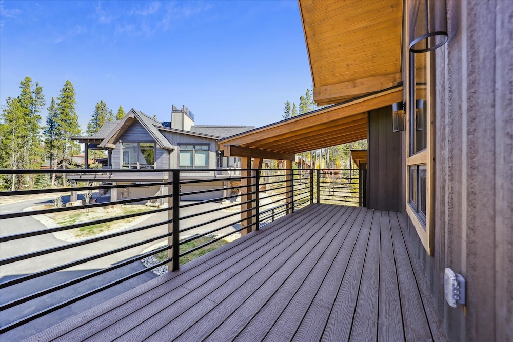 Outside The Bubble 4 Bedroom Home
