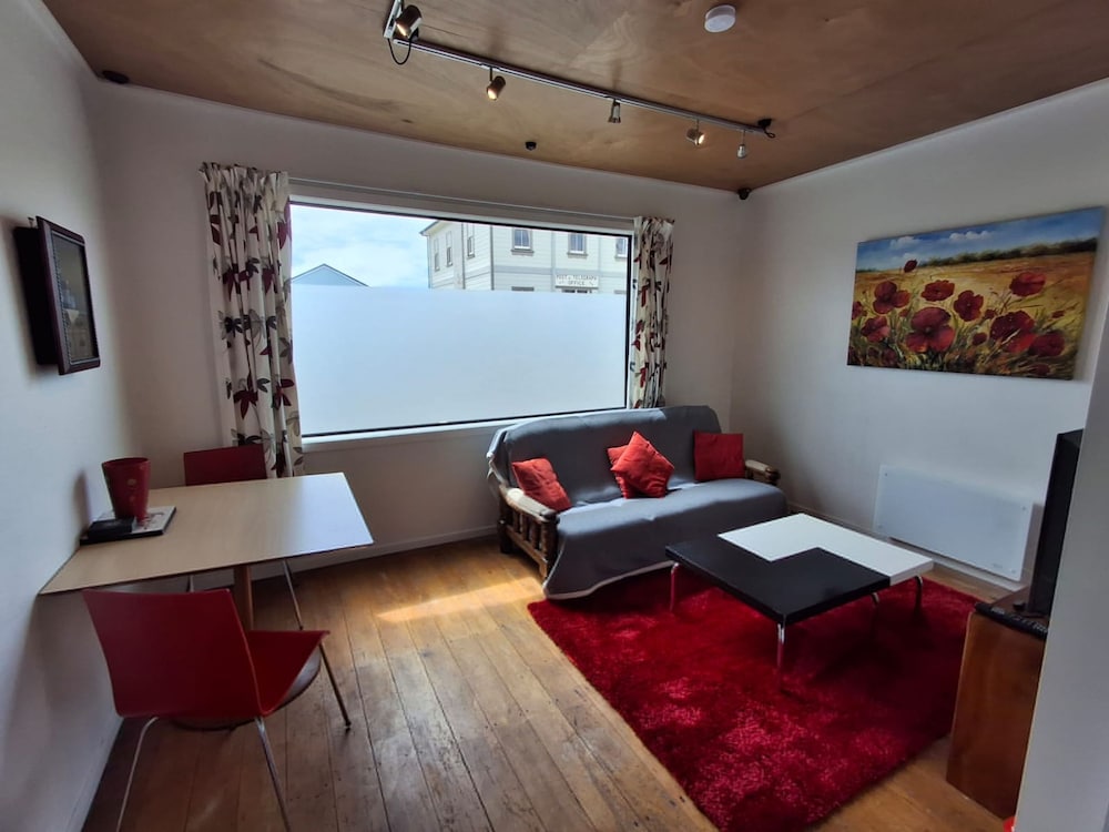 Motel Style Unit in the Heart of Collingwood