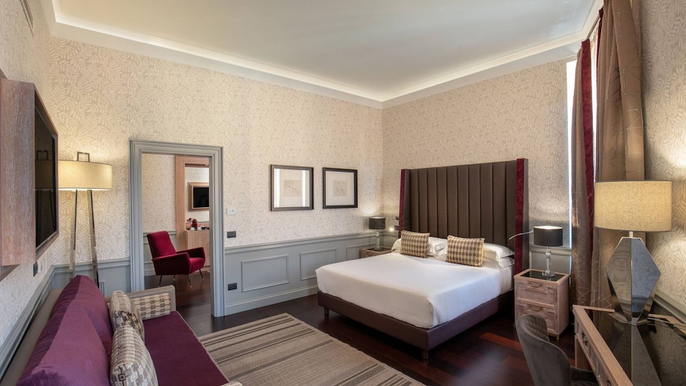 The Inn at the Spanish Steps Elegant Collection - The Gem