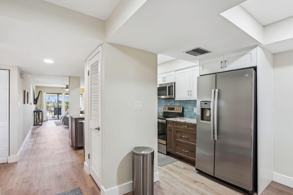 Land's End 4-404 Bay Front - Premier