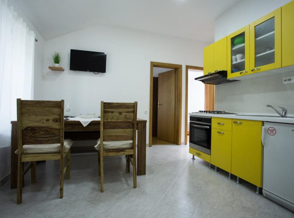 Apartments Stone House Murter