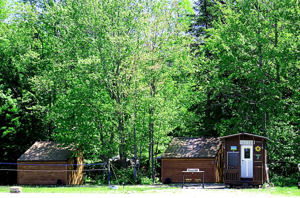 Schlafmans Hollow Solar Cabins