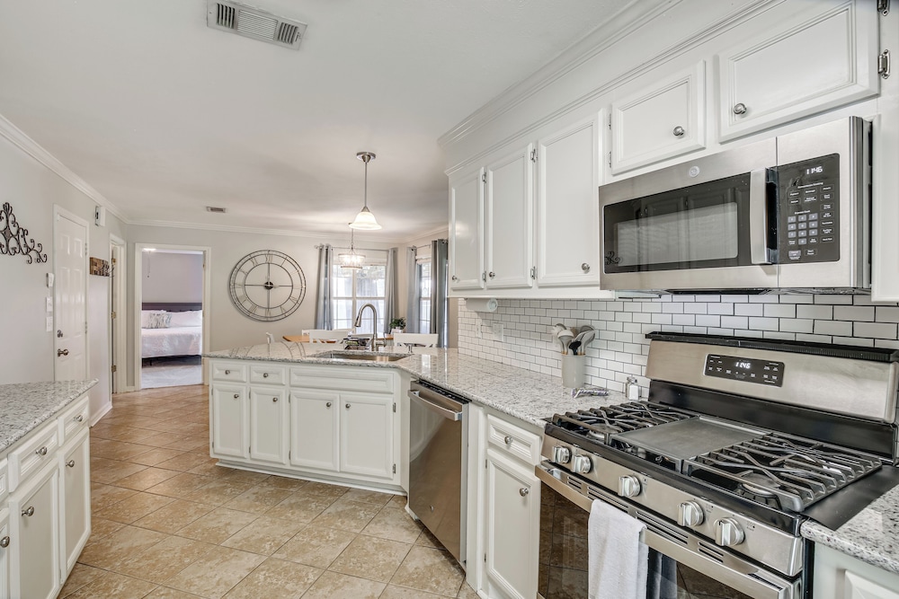 Updated Retreat w/ Outdoor Space in Flowood!