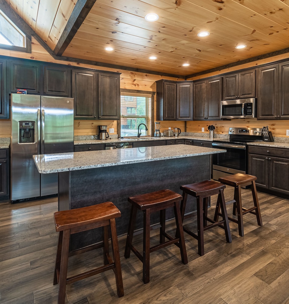 Serene Mountain Retreat 3BR Haven in Gatlinburg