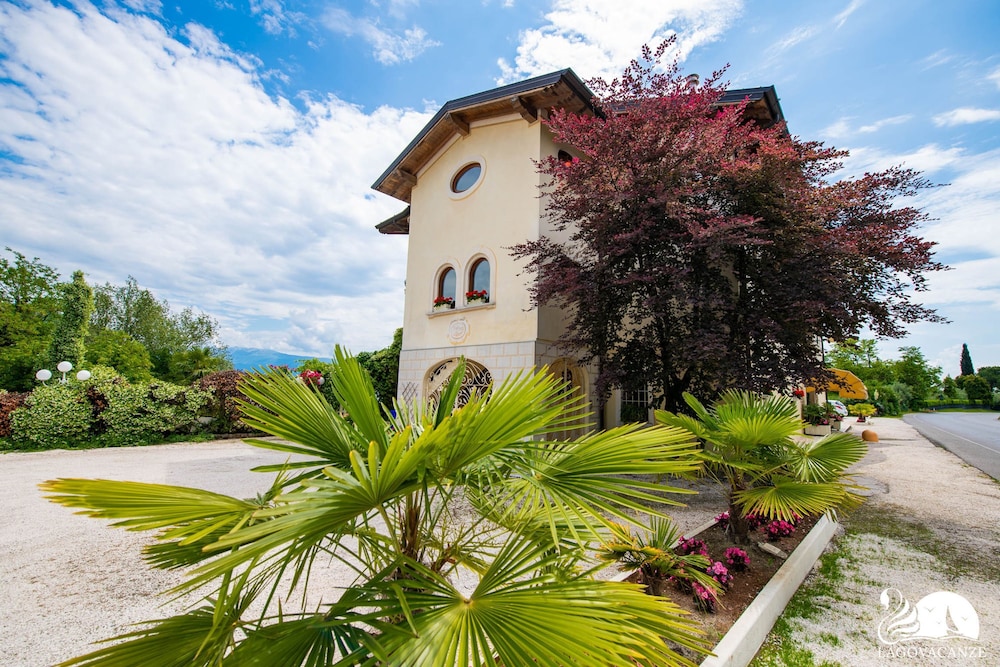 Feeling House - Appartamento Magico Lago