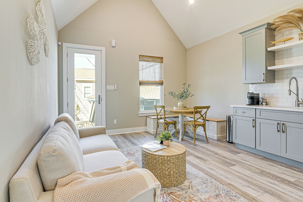 1 Mi to Galveston Beach, Seawall: New Tiny Home!