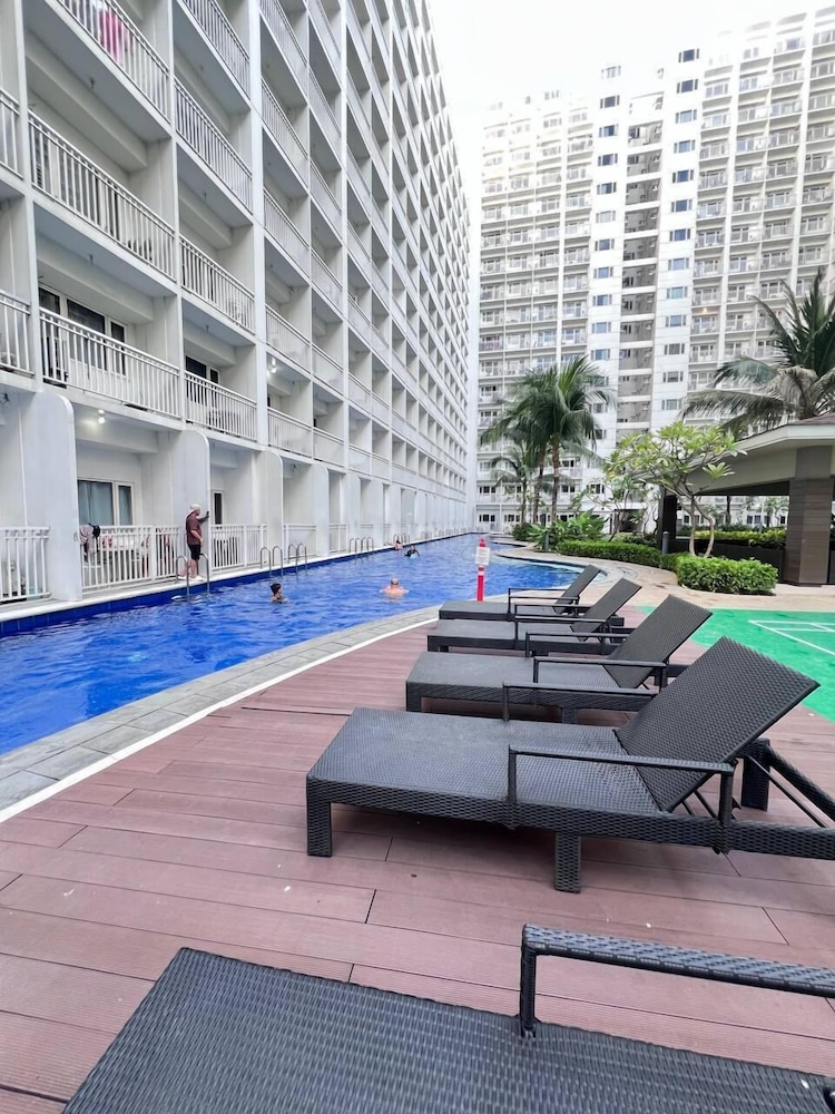 SHORE 1 RESIDENCES