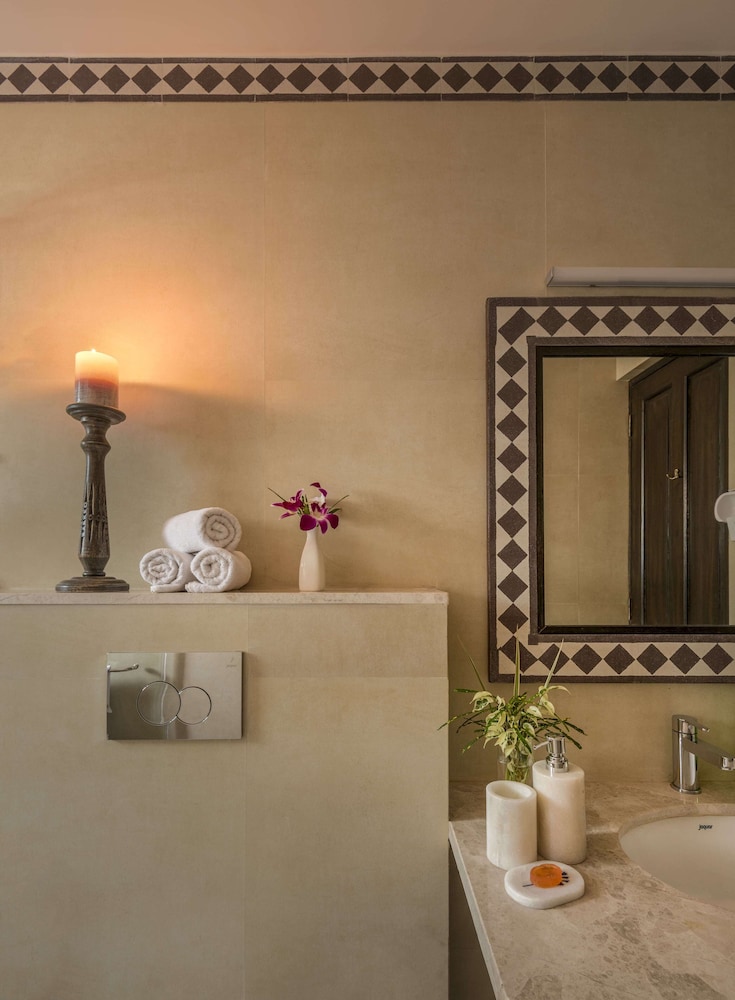 Villa Portico by Iksha view 5