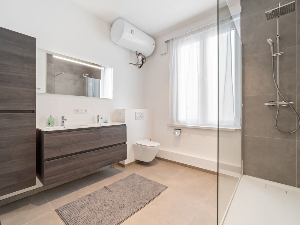 Renovated Apartment Near Beach