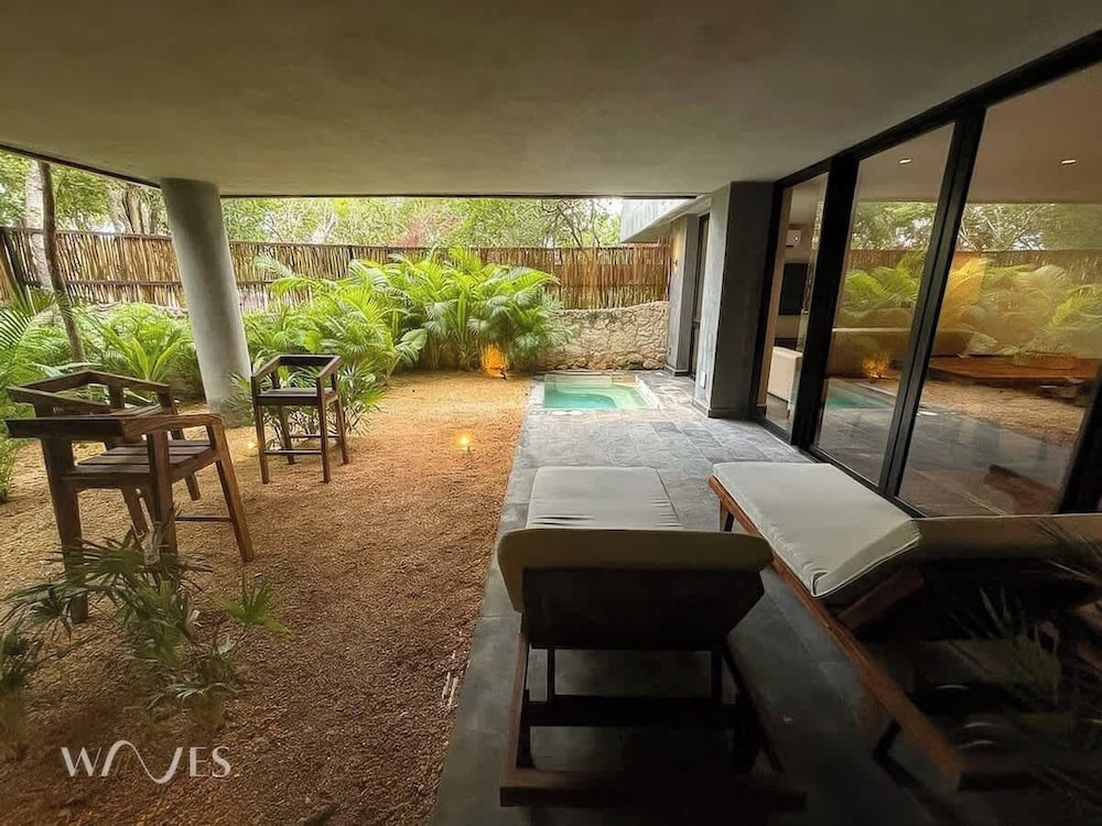 2BR w/ Private Pool Near the Beach Spacious Stay